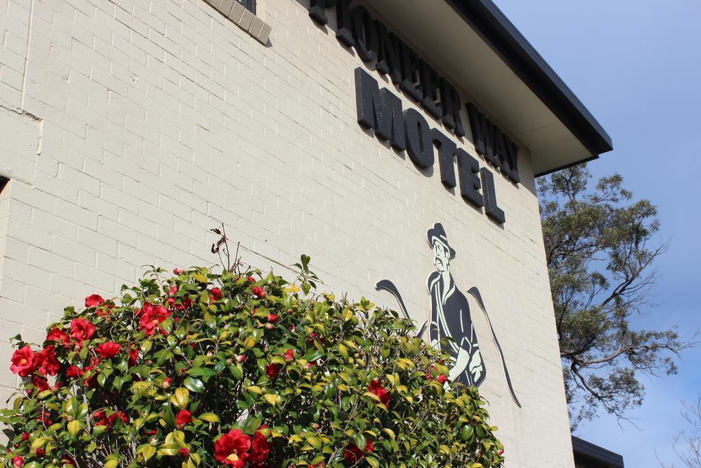 ספרינגווד The Pioneer Way Motel מראה חיצוני תמונה