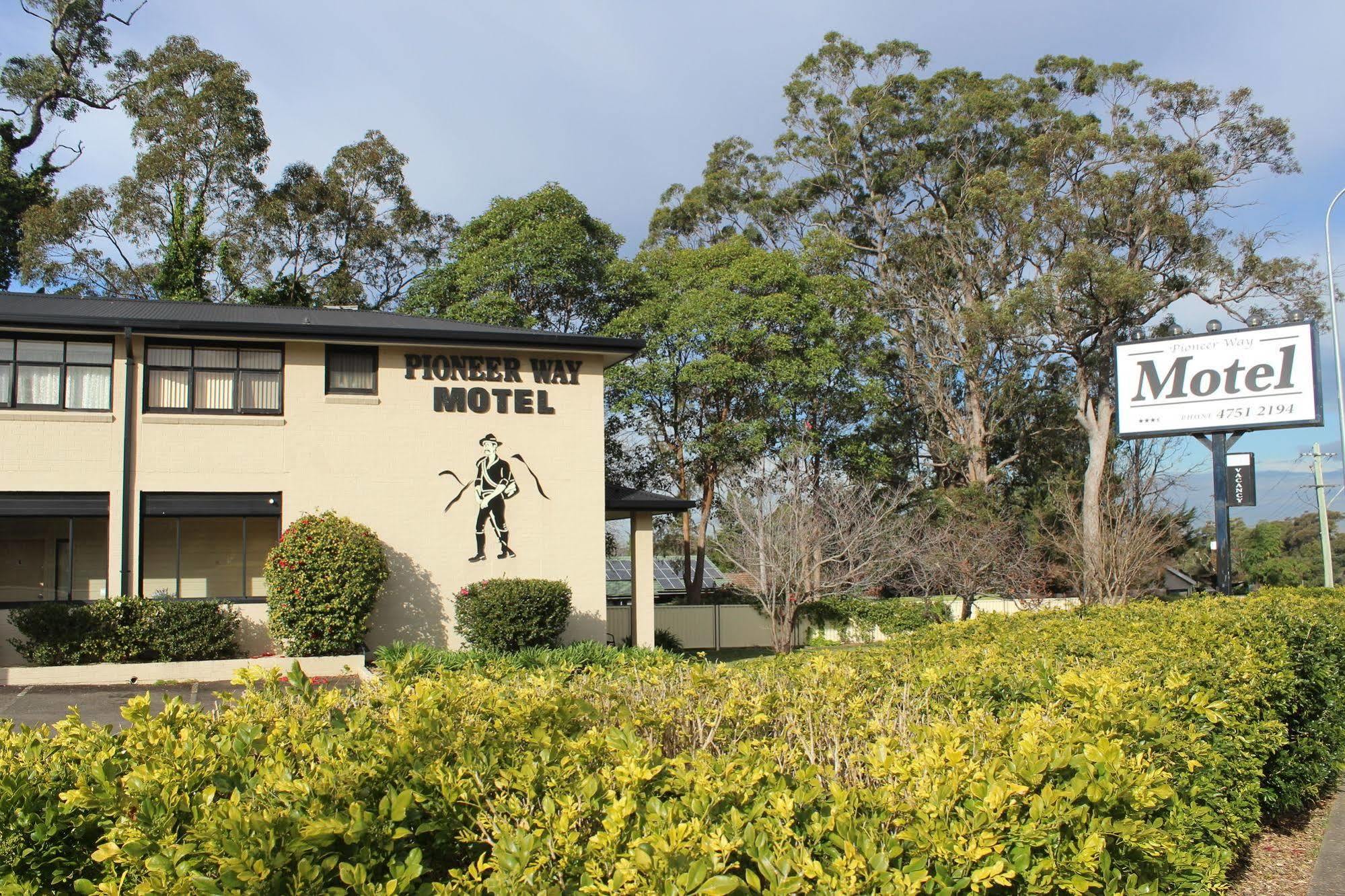 ספרינגווד The Pioneer Way Motel מראה חיצוני תמונה