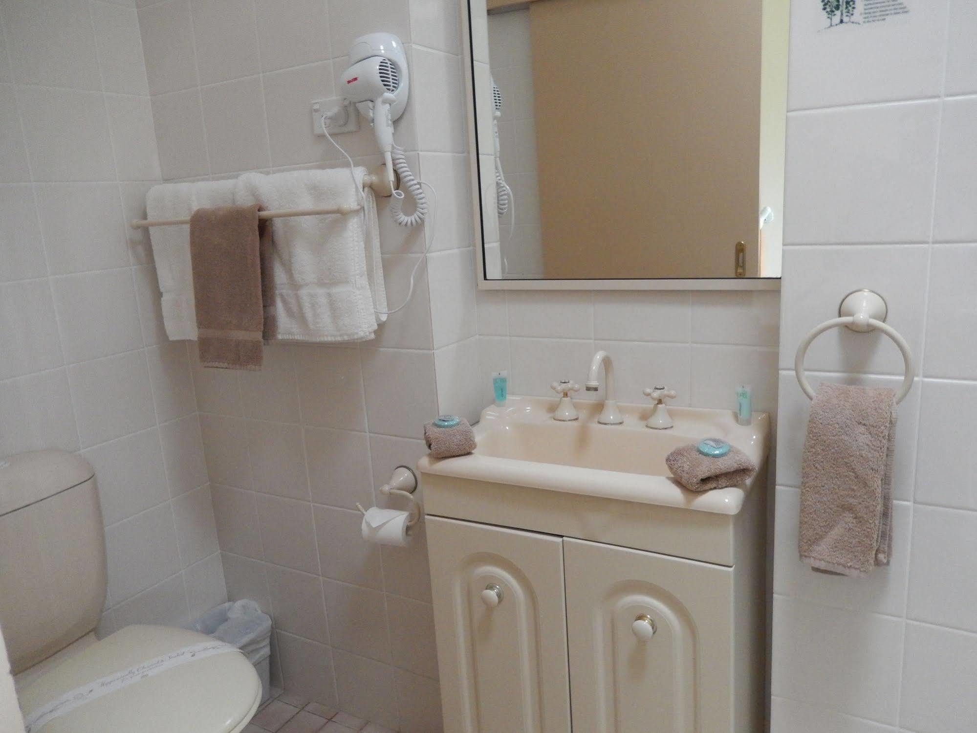 ספרינגווד The Pioneer Way Motel מראה חיצוני תמונה