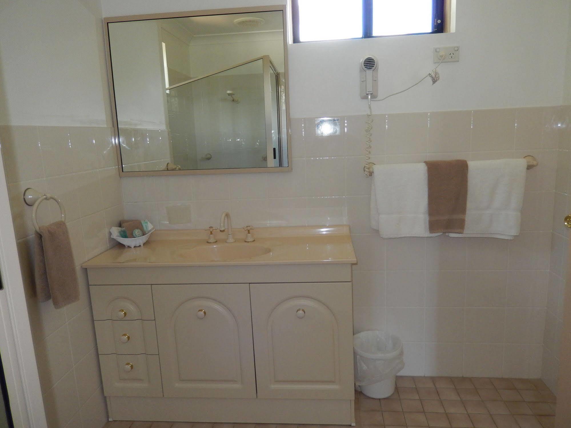 ספרינגווד The Pioneer Way Motel מראה חיצוני תמונה