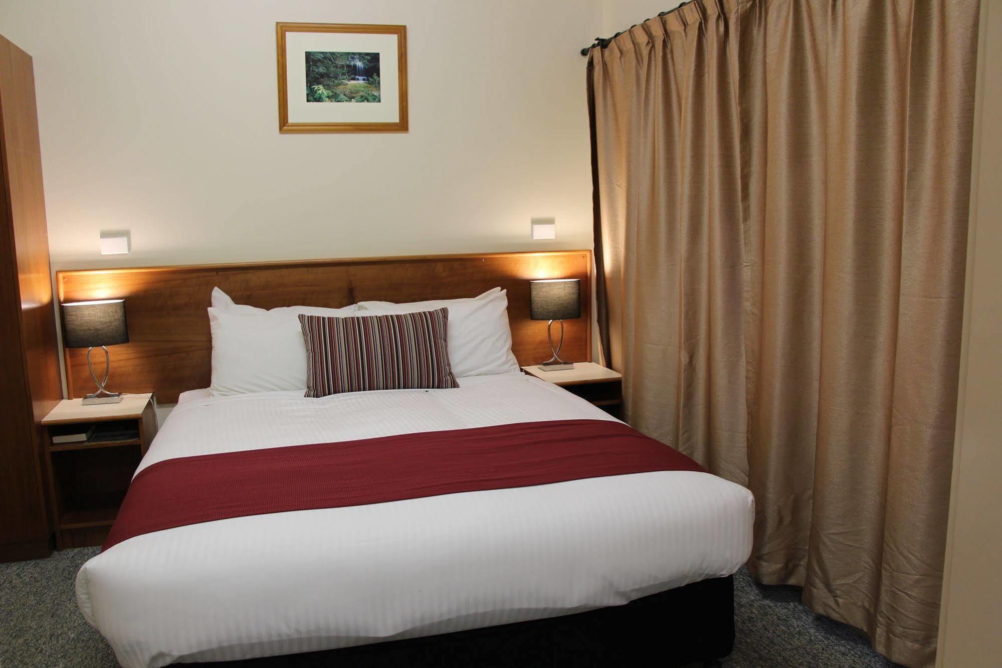 ספרינגווד The Pioneer Way Motel מראה חיצוני תמונה